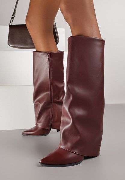 Bordowe Kozaki Typu Kowbojki na Stożku z Wywiniętą Cholewką Nalloria. Czerwone kozaki Born2be, bez obcasa, na obcasie, bez zapięcia. Za 159.99 zł.