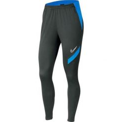 Spodnie Sportowe damskie Nike Dry Academy Pro. Niebieskie spodnie dresowe Nike, bez wzorów. W wyprzedaży za 165.85 zł.