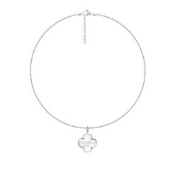 Bransoletka Sublime z posrebrzaną koniczyną z mlecznym kryształem. Białe bransoletki Lilou, posrebrzane. Za 168.00 zł.