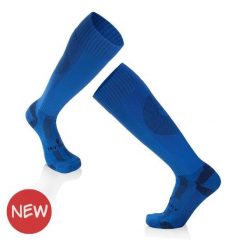 Skarpety piłkarskie 3/4 długości - niebieskie. Niebieskie skarpety TRY TO FLY, bez wzorów. W wyprzedaży za 67.01 zł.
