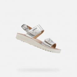 Sandały GEOX J SANDAL COSTAREI GI Srebrny. Szare sandały Geox, bez wzorów, ze skóry, bez obcasa, bez zapięcia. Za 199.99 zł.