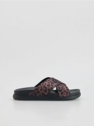 Klapki z szerokimi paskami - wielobarwny. Klapki Reserved, bez wzorów, bez obcasa. Za 59.99 zł.
