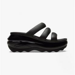 Klapki Crocs Mega Crush Triple Strap. Czarne klapki Crocs, bez wzorów, bez obcasa. Za 259.99 zł.