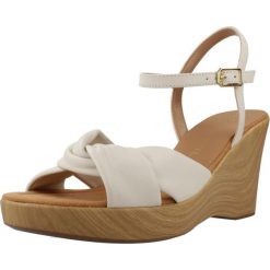 Sandały UNISA RAMIRO NTO Biały. Białe sandały Unisa, bez wzorów, ze skóry, sportowe, bez obcasa, bez zapięcia. Za 351.99 zł.