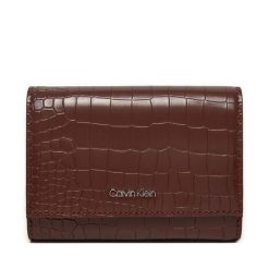 Portfel Calvin Klein. Brązowe portfele Calvin Klein, bez wzorów. Za 259.99 zł.