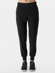 4F Spodnie dresowe 4FWSS24TTROF606 Czarny Regular Fit. Czarne spodnie dresowe 4f, xs, bez wzorów, z bawełny. Za 79.99 zł.