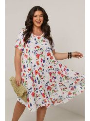 Curvy Lady Sukienka w kolorze białym rozmiar: 44/46. Białe sukienki Curvy Lady, bez wzorów, klasyczne, bez kołnierzyka, bez ramiączek, midi. Za 149.31 zł.