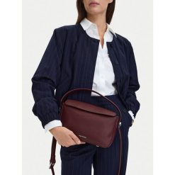Torebka GINO ROSSI. Czerwone torebki klasyczne Gino Rossi, bez wzorów, bez dodatków. Za 249.99 zł.