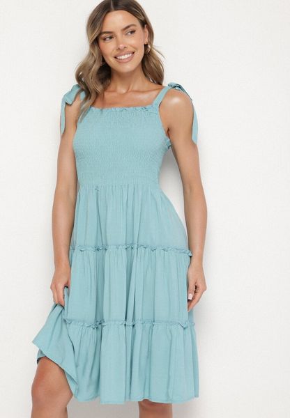 Jasnoniebieska Rozkloszowana Sukienka z Wiskozą na Wiązanych Ramiączkach Aralisse. Niebieskie sukienki Born2be, na spotkanie biznesowe, na lato, m, bez wzorów, z wiskozy, klasyczne, bez kołnierzyka, bez ramiączek, rozkloszowane. Za 39.99 zł.