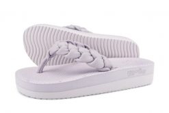 Klapki basenowe damskie Flip Flop Comfy Weave. Fioletowe klapki Flip Flop, bez wzorów, z gumy, bez obcasa. Za 95.49 zł.