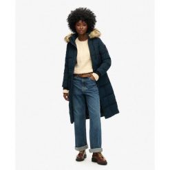 Długi płaszcz z futerka sztucznego Everest od SUPERDRY. Niebieskie płaszcze Superdry, bez wzorów, bez kaptura. W wyprzedaży za 595.20 zł.