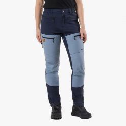 Spodnie outdoor Hiking damska Swedemount Lofoten Stretch Pants szybkoschnące. Niebieskie spodnie sportowe SWEDEMOUNT, na lato, bez wzorów, z tkaniny, outdoorowe. Za 399.99 zł.