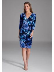 SWING Sukienka w kolorze niebieskim rozmiar: 40. Niebieskie sukienki Swing, bez wzorów, bez kołnierzyka, bez ramiączek, midi, kopertowe. Za 208.99 zł.