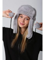 Lucky Bees Czapka w kolorze jasnoszarym rozmiar: onesize. Szare czapki Lucky Bees, bez wzorów, z futra. Za 108.74 zł.