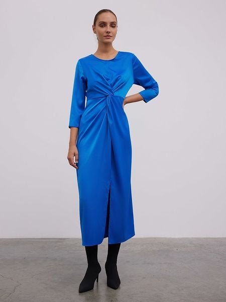 BGN Sukienka w kolorze niebieskim rozmiar: 38. Niebieskie sukienki BGN, na co dzień, bez wzorów, bez kołnierzyka, bez ramiączek, maxi, proste. Za 161.73 zł.