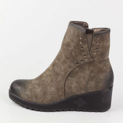 Khaki zimowe botki damskie na koturnie M.Daszyński Sa207-6. Brązowe botki M.Daszyński, na zimę, bez wzorów, z nubiku, bez obcasa, na koturnie, bez zapięcia. Za 179.00 zł.