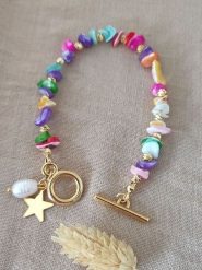 Nakkash Pozłacana bransoletka z masą perłową rozmiar: onesize. Białe bransoletki Nakkash, z perłą, pozłacane. Za 39.99 zł.