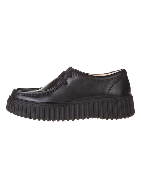 Clarks Trzewiki "Torhill Bee" w kolorze czarnym rozmiar: 37. Czarne półbuty sznurowane Clarks, bez wzorów, eleganckie, bez obcasa, bez zapięcia. Za 309.95 zł.
