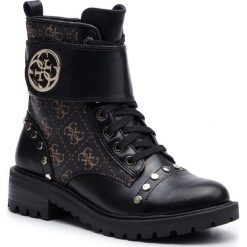 Trapery GUESS - Heathir2 FL7HT2 FAL10 BLKBR. Czarne trapery i śniegowce Guess, z materiału. Za 719.00 zł.