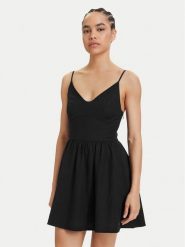 Tommy Jeans Sukienka letnia Skater DW0DW22345 Czarny Slim Fit. Czarne sukienki Tommy Jeans, na lato, xl, bez wzorów, z jeansu, bez kołnierzyka, bez ramiączek. Za 489.99 zł.