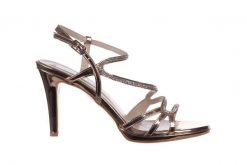 Sandały Bayla-187 587-531 Rose 22 187047, Róż, Skóra ekologiczna - 38. Czerwone sandały Bayla, bez wzorów, z lakierowanej skóry, bez obcasa, bez zapięcia. W wyprzedaży za 179.10 zł.