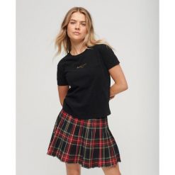 Luksusowa, dopasowana krótka koszulka sportowa z logo. Czarne koszulki sportowe Superdry, bez wzorów, bez ramiączek. W wyprzedaży za 112.15 zł.