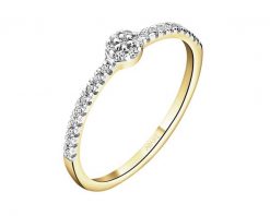 Pierścionek z żółtego złota z diamentami - 0,10 ct - próba 585. Żółte pierścionki Apart, z diamentem, złote. Za 1,990.00 zł.