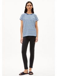 Armedangels Koszulka "Idaara" w kolorze niebiesko-białym rozmiar: L. Białe bluzki ARMEDANGELS, l, bez wzorów, z bawełny, bez kołnierzyka, bez ramiączek. Za 113.90 zł.