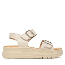 Sandały Tamaris. Białe sandały Tamaris, bez wzorów, bez obcasa, na płaskiej podeszwie, bez zapięcia. Za 369.99 zł.