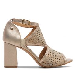 Sandały Maciejka. Żółte sandały Maciejka, bez wzorów, bez obcasa, na słupku, bez zapięcia. Za 239.99 zł.