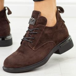 Brązowe skórzane botki damskie Vinceza 89151. Brązowe botki VINCEZA, na jesień, bez wzorów, z dzianiny, z okrągłym noskiem, bez obcasa, na obcasie, bez zapięcia. Za 339.00 zł.