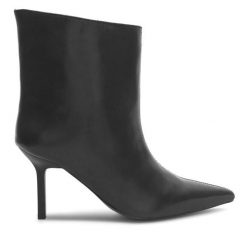 Botki GINO ROSSI. Czarne botki Gino Rossi, bez wzorów, bez obcasa, na szpilce, bez zapięcia. Za 199.99 zł.