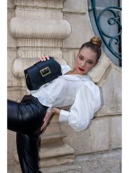 Victor & Hugo Paris Skórzana torebka "Irine" w kolorze czarnym - 30 x 15 x 6 cm rozmiar: onesize. Czarne torby na ramię Victor & Hugo Paris, bez wzorów, z materiału, na ramię, bez dodatków. Za 326.99 zł.