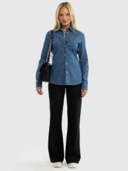 Koszula damska jeansowa niebieska Floriana 472. Niebieskie koszule Big Star, l, bez wzorów, z jeansu, eleganckie, bez kołnierzyka, bez ramiączek. W wyprzedaży za 99.99 zł.
