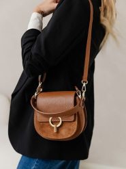 Lia Biassoni Skórzana torebka "Catona" w kolorze jasnobrązowym - 20 x 19 x 9 cm rozmiar: onesize. Brązowe torby na ramię Lia Biassoni, bez wzorów, z materiału, na ramię, bez dodatków. Za 260.99 zł.