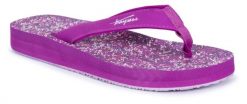 2058 Trespass Caladesi - damskie klapki typu stringi, fioletowa orchidea. Czerwone stringi 2117 OF SWEDEN, bez wzorów, z materiału. Za 147.99 zł.