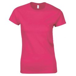 Koszulka Damska Krótki Rękaw Soft Style. Czerwone bluzki GILDAN, s, bez wzorów, sportowe, bez kołnierzyka, bez ramiączek. Za 28.99 zł.
