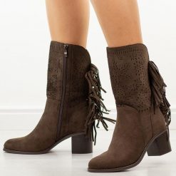 D.Brązowe ażurowe botki damskie na obcasie M.Daszyński 2337-15. Brązowe botki M.Daszyński, na jesień, w ażurowe wzory, z jeansu, bez obcasa, na obcasie, bez zapięcia. Za 219.00 zł.