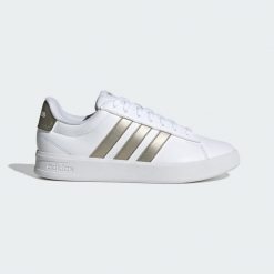 Buty Grand Court 3.0. Białe obuwie sportowe Adidas, bez zapięcia, na fitness i siłownię. Za 349.00 zł.
