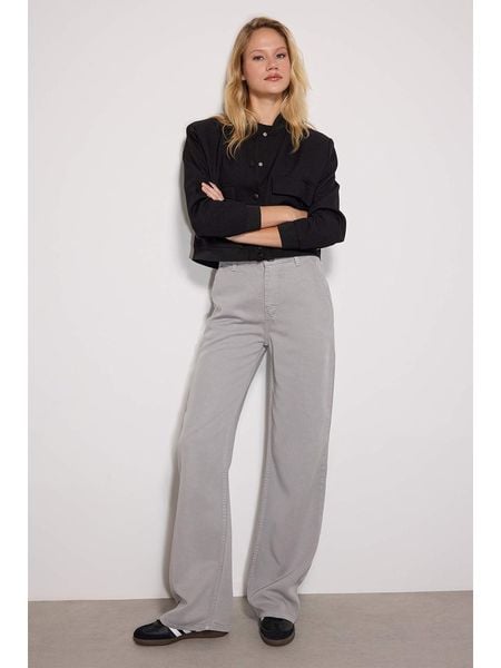 Trendyol Spodnie w kolorze szarym rozmiar: 38. Szare spodnie materiałowe Trendyol, na co dzień, bez wzorów, z lyocellu, z podwyższonym stanem. Za 91.12 zł.