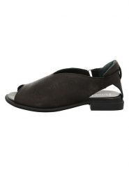 Think! Skórzane sandały w kolorze czarnym rozmiar: 39. Czarne sandały Think!, bez wzorów, klasyczne, z otwartym noskiem, bez obcasa, bez zapięcia. Za 209.95 zł.
