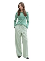 TOM TAILOR Denim Koszulka w kolorze zielonym rozmiar: XS. Zielone bluzki TOM TAILOR DENIM, xs, bez wzorów, z bawełny, bez kołnierzyka, bez ramiączek. Za 56.99 zł.