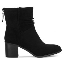 Botki Jenny Fairy. Czarne botki Jenny Fairy, bez wzorów, bez obcasa, na słupku, bez zapięcia. Za 159.99 zł.