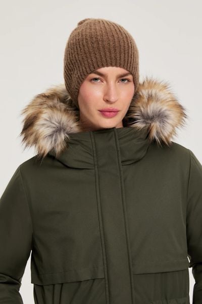 Czapka beanie brązowa. Brązowe czapki MOODO, bez wzorów, z elastanu. Za 39.99 zł.
