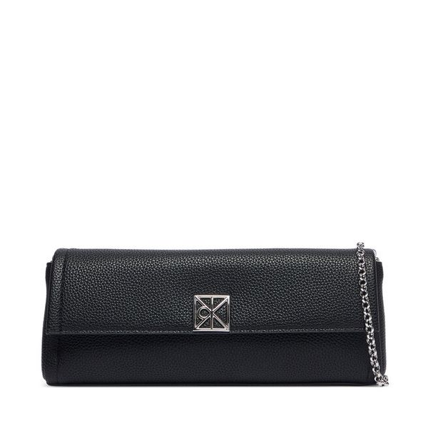 Torebka Calvin Klein. Czarne torebki klasyczne Calvin Klein, bez wzorów, bez dodatków. Za 489.99 zł.