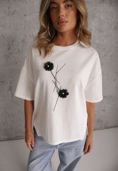 Biały Wiskozowy T-shirt Ozdobiony Kwiatami i Perełkami Muvine. Białe t-shirty Renee, l, z aplikacjami, z jeansu, bez kołnierzyka, bez ramiączek. Za 79.99 zł.