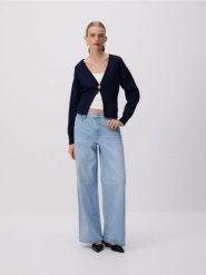 Jeansy wide leg ze średnim stanem - niebieski. Niebieskie jeansy Reserved, bez wzorów. Za 179.99 zł.