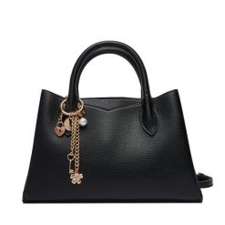 Torebka Aldo. Czarne torebki klasyczne Aldo, bez wzorów, bez dodatków. Za 289.99 zł.