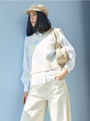 Sweter z koszulą z domieszką wełny - wielobarwny. Koszule Sinsay, l, bez wzorów, z wełny, bez kołnierzyka, bez ramiączek. Za 69.99 zł.