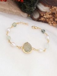 Pierres delicates Pozłacana bransoletka z labradorytami rozmiar: onesize. Szare bransoletki Pierres delicates, z labradorytem, pozłacane. Za 87.61 zł.